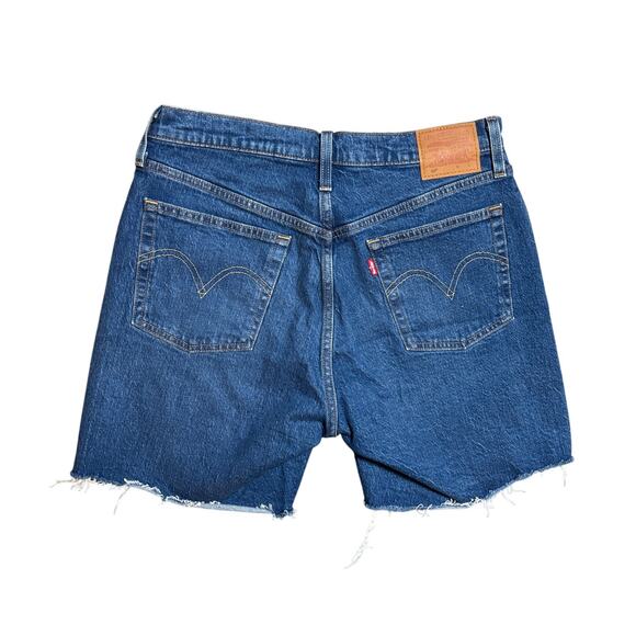 Levis Womens 501 Button Fly Medium Blue Raw Hem Mid Denim Jean Shorts Size 30 - Picture 1 of 8